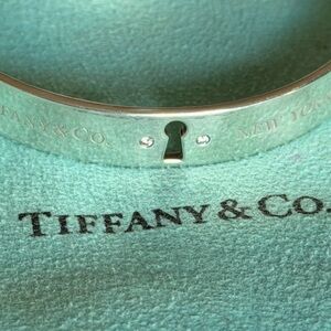 Sale 🩵Tiffany & Co Solid .925  Bracelet  stunning Tiffany Diamonds.